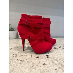 Shi by Journeys Red Faux Suede Platform Boots Size 7M‎